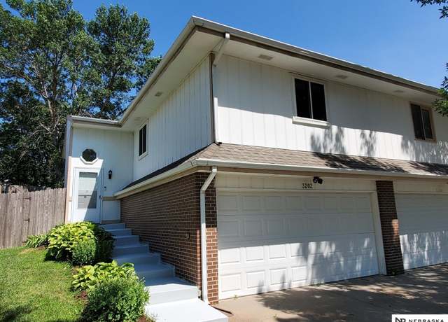 Property at 3202 NW 7th St, Lincoln, NE 68521, 3 beds, 2 baths