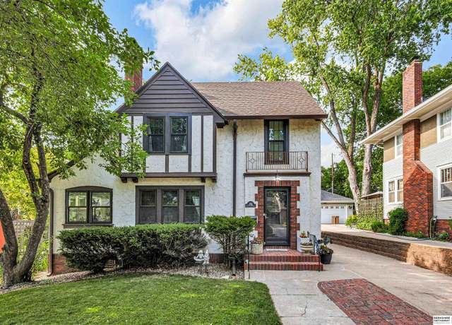 Property at 5116 Western Ave, Omaha, NE 68132, 4 beds, 2 baths