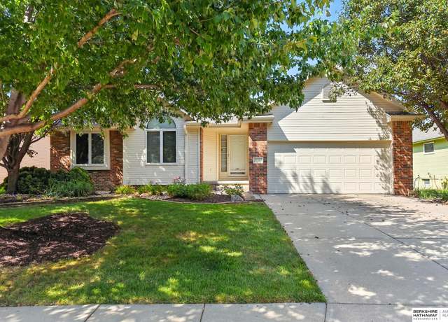 Property at 13484 Camden Ave, Omaha, NE 68164, 4 beds, 3 baths