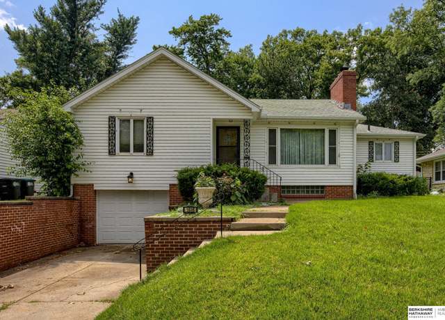 Property at 1618 N 59th St, Omaha, NE 68104, 2 beds, 2 baths