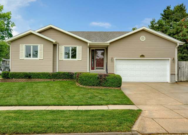 Property at 5001 W Sparrow Ln, Lincoln, NE 68528, 5 beds, 3 baths