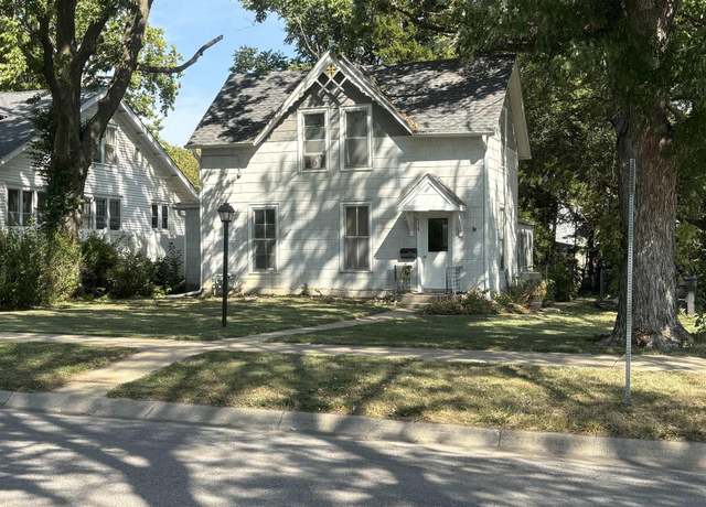 Property at 714 N 7th St, Beatrice, NE 68310, 4 beds, 1 bath