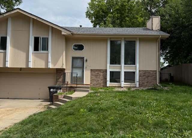 Property at 16510 Ohern St, Omaha, NE 68135, 3 beds, 2 baths