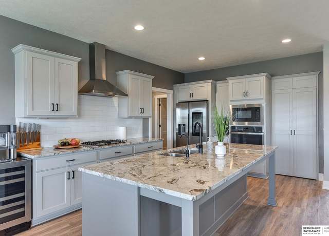 Property at 20618 Boulder St, Gretna, NE 68028, 5 beds, 3 baths