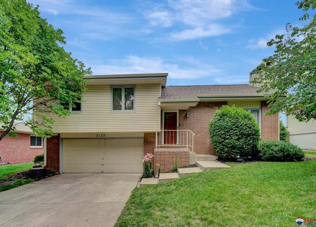 Property at 3132 Stephanos Dr, Lincoln, NE 68516, 3 beds, 2.5 baths