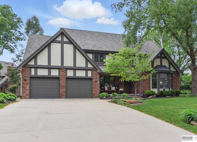Property at 16111 Ontario Cir, Omaha, NE 68130, 4 beds, 4.5 baths