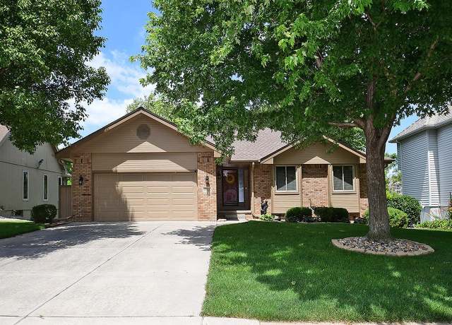 Property at 13322 Miami St, Omaha, NE 68164, 4 beds, 3.5 baths