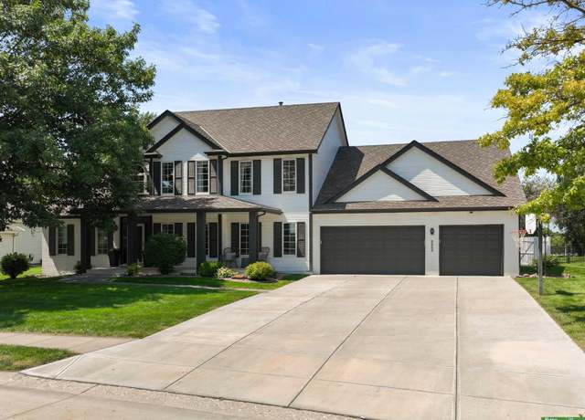 Property at 9902 S 173 Cir, Omaha, NE 68136, 4 beds, 3.5 baths
