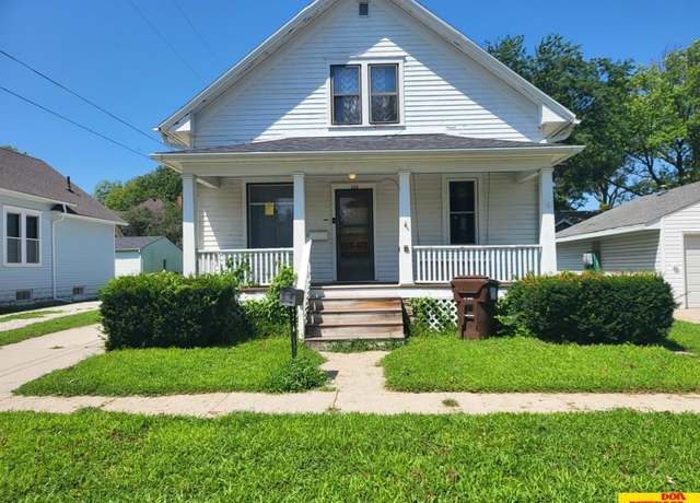 Property at 335 N Maple St, Fremont, NE 68025, 3 beds, 1.5 baths