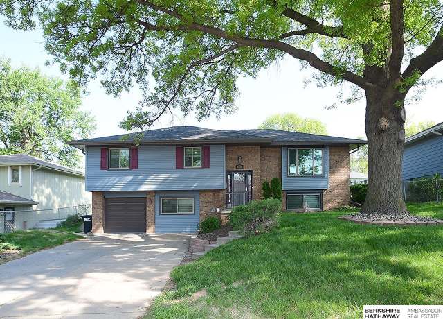 Property at 4430 Shady Lane Cir, Omaha, NE 68105, 4 beds, 2.5 baths
