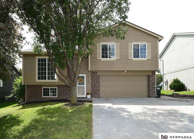 Property at 17129 Taylor St, Omaha, NE 68116, 3 beds, 2 baths