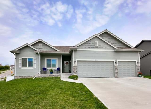 Property at 1814 Pilgrim Dr, Bellevue, NE 68123, 4 beds, 3 baths