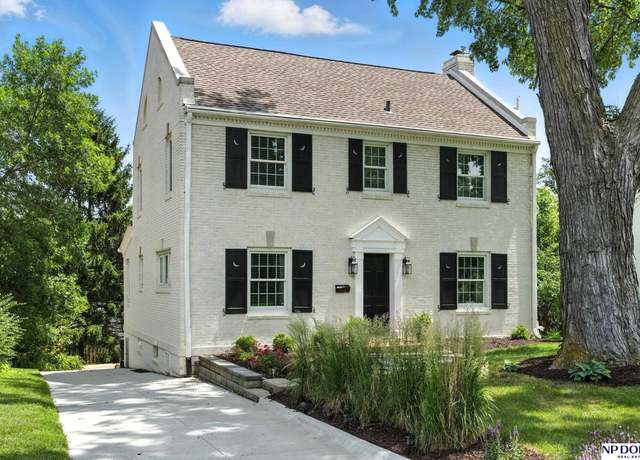 Property at 2525 N 55th St, Omaha, NE 68104, 4 beds, 2.5 baths