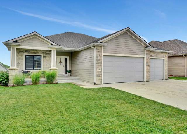 Property at 326 S 89th St, Lincoln, NE 68520, 5 beds, 3 baths