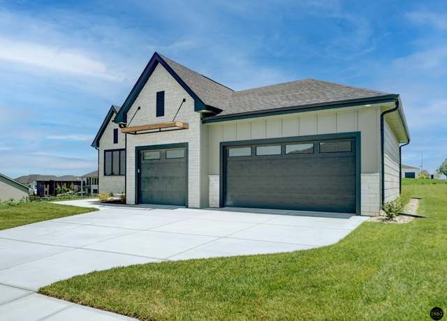 Property at 3643 S 219th St, Elkhorn, NE 68022, 5 beds, 3 baths
