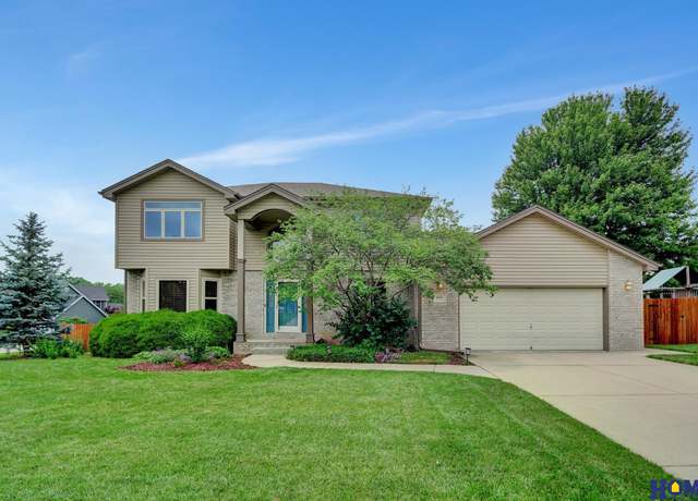 Property at 6825 S 51st St, Lincoln, NE 68516, 4 beds, 3.5 baths