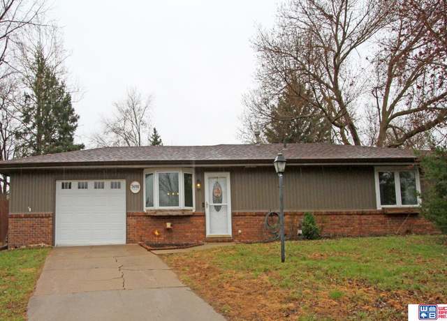 Property at 5011 W Champion Ct, Lincoln, NE 68524, 3 beds, 1 bath