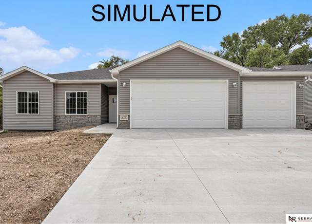 Property at 7620 Augustine Ave, Lincoln, NE 68516, 4 beds, 3 baths