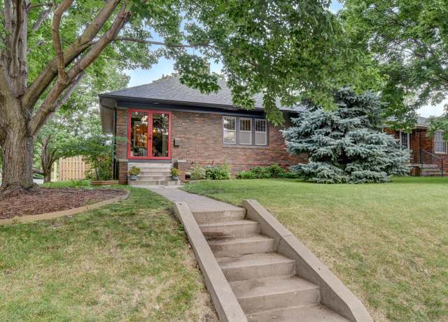 Property at 2002 N 49 St, Omaha, NE 68104, 2 beds, 2.5 baths