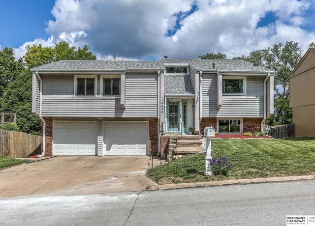 Property at 14436 Weir Cir, Omaha, NE 68137, 3 beds, 3 baths