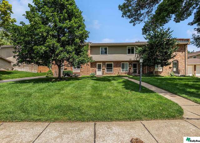Property at 809 N 122nd St, Omaha, NE 68154, 2 beds, 1.5 baths
