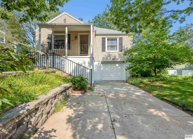 Property at 2135 S 61st St, Omaha, NE 68106, 2 beds, 1 bath