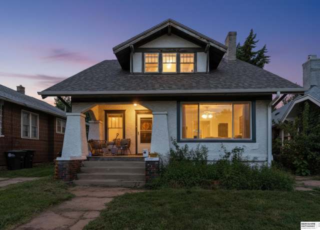 Property at 2874 Mary St, Omaha, NE 68112, 3 beds, 1 bath