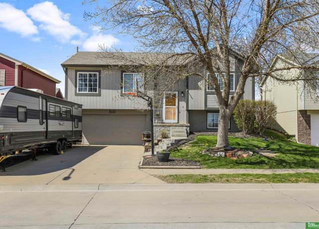 Property at 5516 S 191st Ave, Omaha, NE 68135, 3 beds, 2 baths