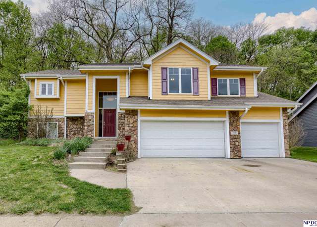Property at 43 Millard St, Council Bluffs, IA 51503, 4 beds, 3 baths