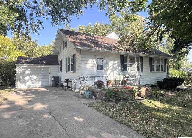 Property at 302 Otoe Ave, Leshara, NE 68064, 4 beds, 3 baths