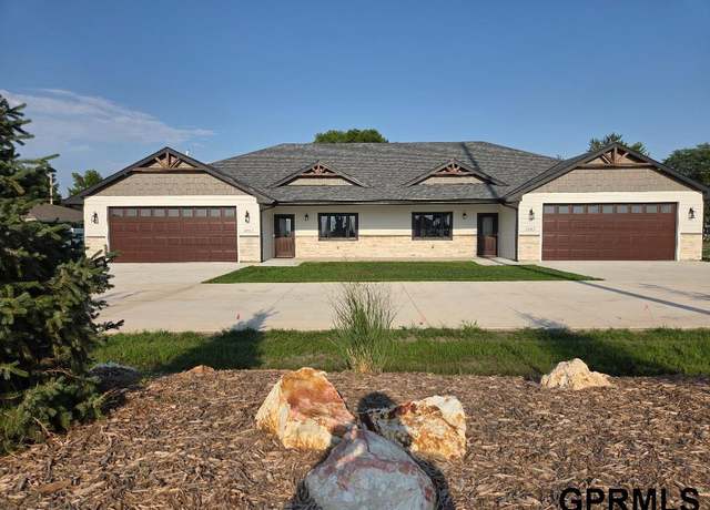 Property at 2663 48th Ave, Columbus, NE 68601, 3 beds, 2 baths
