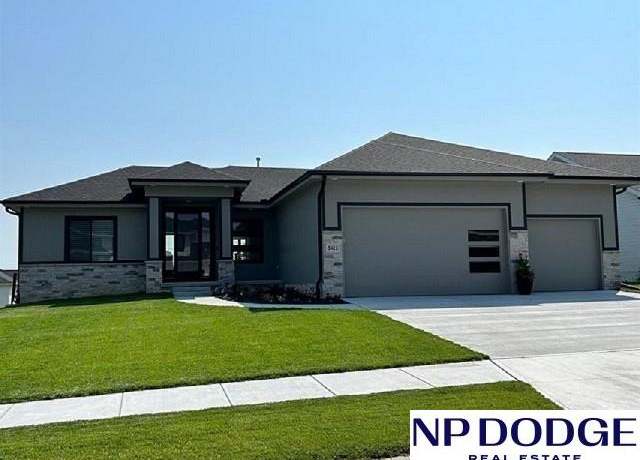 Property at 5712 N 199 St, Elkhorn, NE 68022, 5 beds, 3.5 baths