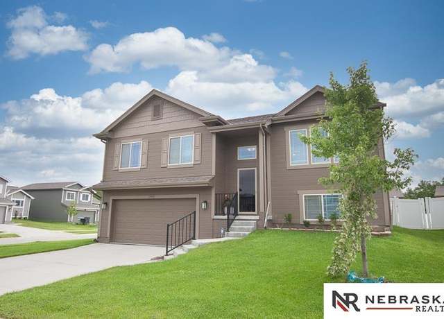Property at 7799 N 88th St, Omaha, NE 68122, 3 beds, 2.5 baths