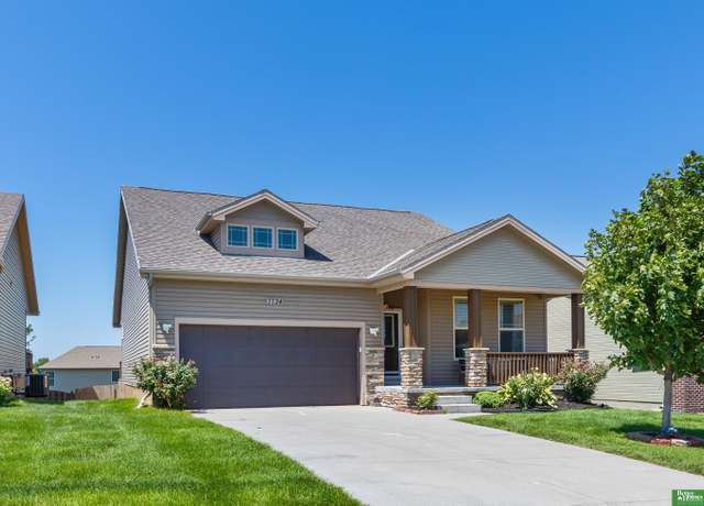 Property at 7734 S 162 St, Omaha, NE 68136, 3 beds, 3 baths