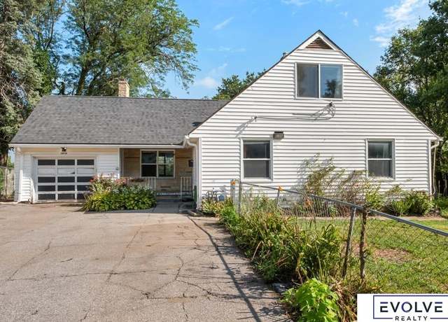 Property at 3818 Saratoga St, Omaha, NE 68111, 6 beds, 3 baths