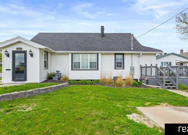 Property at 2715 F St, Omaha, NE 68107, 3 beds, 2 baths