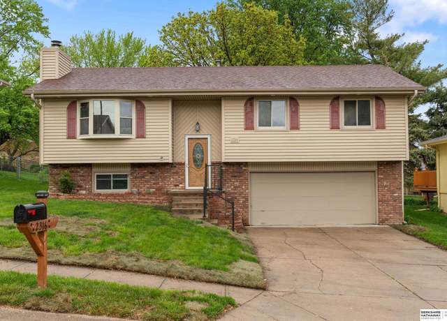 Property at 2316 Yorktown Pl, Bellevue, NE 68123, 3 beds, 1.5 baths