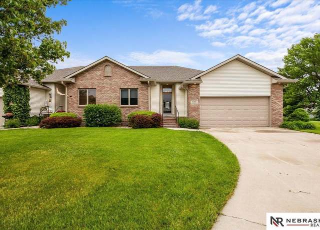 Property at 650 Heatherwood Dr, Fremont, NE 68025, 2 beds, 3 baths