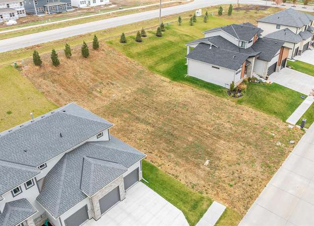 Property at 7814 N 167 Ave, Bennington, NE 68007