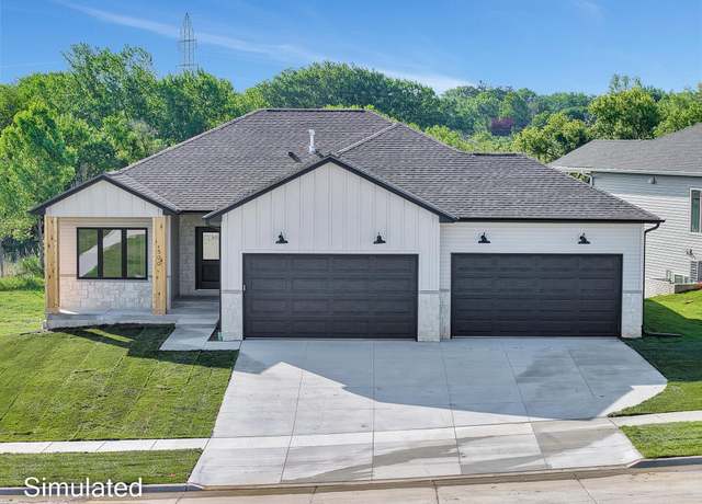 Property at 640 Eloise Ave, Lincoln, NE 68520, 5 beds, 3 baths