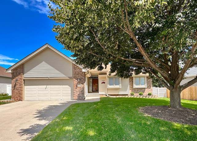 Property at 103 S Fall Creek Rd, Papillion, NE 68133, 3 beds, 2.5 baths