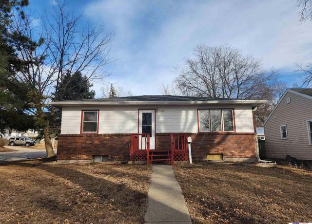 Property at 1220 N 9th St, Beatrice, NE 68310, 2 beds, 1 bath