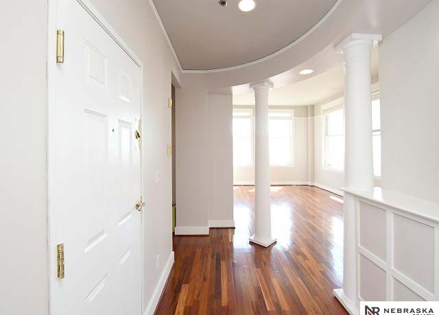 Property at 300 S 16th St #1102, Omaha, NE 68108, 1 bed, 1 bath
