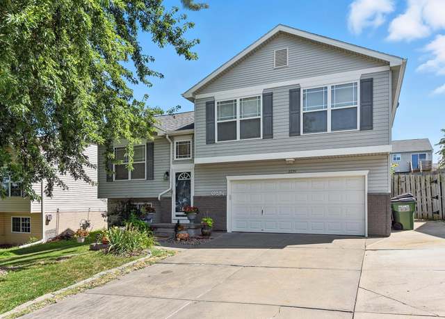Property at 15719 Cottonwood Ave, Omaha, NE 68136, 3 beds, 2 baths