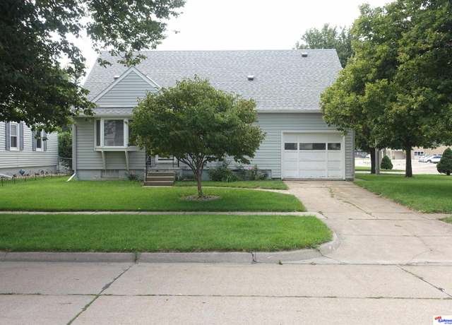 Property at 2159 N Union St, Fremont, NE 68025, 3 beds, 2.5 baths