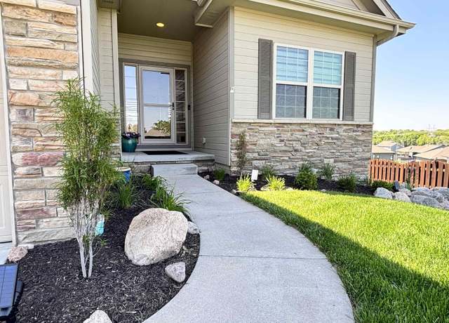 Property at 9312 S 70th Ave, Papillion, NE 68133, 3 beds, 3 baths