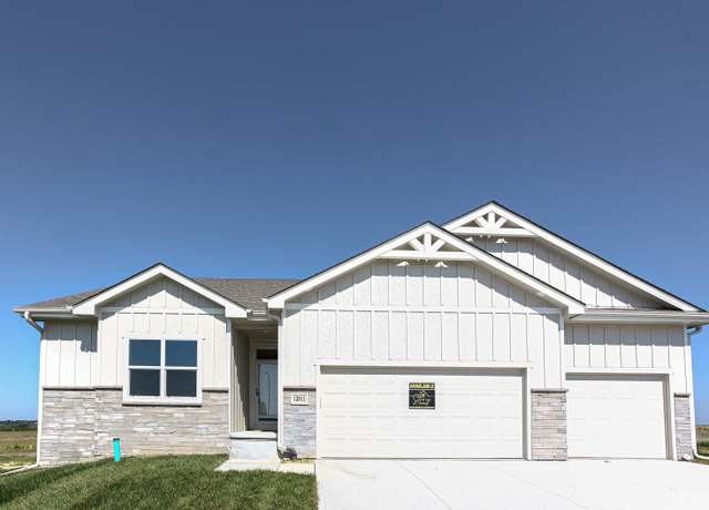 Property at 11005 N 171 Ave, Omaha, NE 68007, 3 beds, 2.5 baths