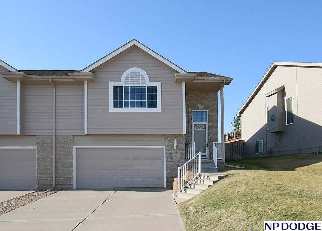 Property at 17555 George Miller Pkwy, Omaha, NE 68116, 3 beds, 3 baths