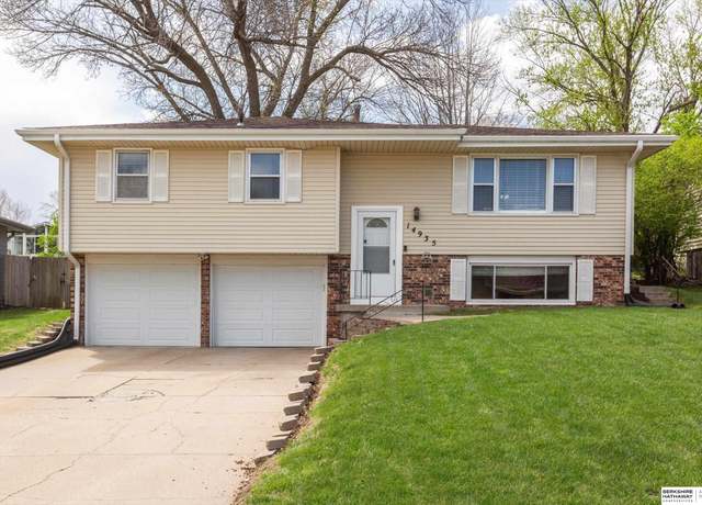 Property at 14935 M St, Omaha, NE 68137, 3 beds, 1.5 baths