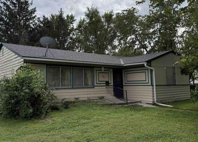 Property at 227 North Dr, Fremont, NE 68025, 3 beds, 1 bath
